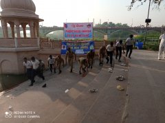 NCC कैडेटों ने गोमती नदी के तट पर की कुड़िया घाट की सफाई