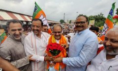 BJP UP के नवनियुक्त अध्यक्ष भूपेन्द्र सिंह का लखनऊ प्रथम आगमन पर हुआ भव्य स्वागत, महापुरूषों की प्रतिमाओं पर अर्पित की पुष्पांजलि