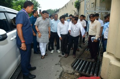 विधान सभा सत्र एवं स्वतंत्रता दिवस के चलते नगर विकास मंत्री ने विधान सभा परिसर का किया निरीक्षण
