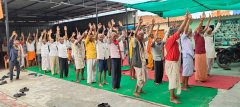 अंतरराष्ट्रीय योग दिवस : योग दिवस पर योगी सरकार का अनूठा प्रयास, वृद्धाश्रमों और सर्वोदय विद्यालयों में गूंजे योग के मंत्र