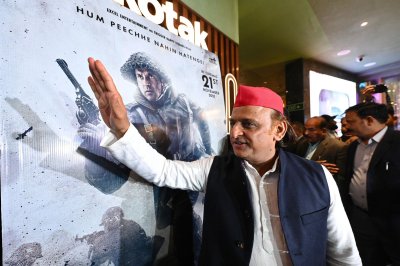 फिल्म ’120 बहादुर’  देखकर निकले Akhilesh Yadav बोले : भाजपा सरकार में देश की सीमाएं सुरक्षित नहीं है