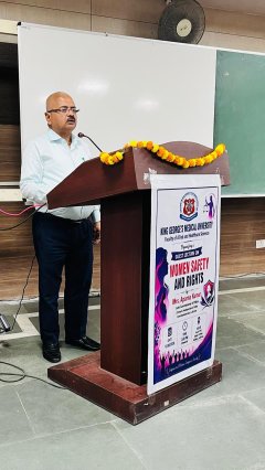 KGMU में छात्राओं को महिला सुरक्षा एवं अधिकारों की दी गई जानकारी
