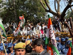 मनरेगा बचाओ और भाजपा कुशासन के खिलाफ सड़क पर उतरी UP कांग्रेस