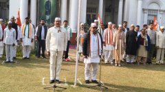 कांग्रेस मुख्यालय में अजय राय ने किया झंडारोहण, बोले: संकीर्ण मानसिकताओं से रहित भारत के निर्माण के लिए संकल्पित है कांग्रेस