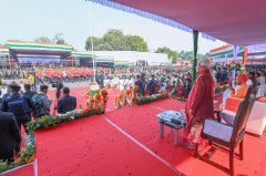 राज्यपाल ने विधान भवन पर गणतंत्र दिवस परेड की ली सलामी, परेड में प्रदर्शित की गयी ‘वंदे मातरम्’ की थीम पर जन भवन की झांकी व बैण्ड