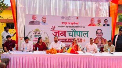जन चौपाल में महापौर सुषमा खर्कवाल बोली : नागरिकों को बेहतर सुविधाएं उपलब्ध कराने और क्षेत्रीय विकास को गति देने के लिए प्रतिबद्ध है नगर निगम