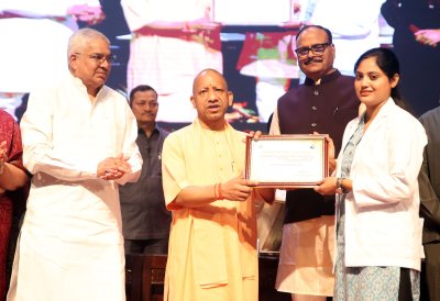 1097 महिला और 131 पुरूष नर्सिंग अधिकारियों को मिला नियुक्ति पत्र, CM योगी बोले : नवरात्र में बेटियों को बड़ी संख्या में नियुक्ति पत्र मिलना सकारात्मक संकेत