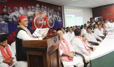 मतदाता सूची में 19.20 लाख फर्जी वोटरों का दावा, अखिलेश ने भाजपा और चुनाव आयोग पर उठाए सवाल