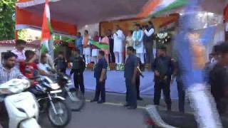 LUCKNOW में तिरंगा यात्रा को हरी झंडी दिखाकर रवाना करते CM YOGI...LIVE