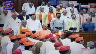 UP विधानसभा की कार्यवाही शुरू, राज्यपाल पढ़ रही हैं अपना अभिभाषण, विपक्ष कर रहा हंगामा