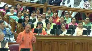CM YOGI ने कहा: हमने वन डिस्ट्रिक्ट वन प्रोडक्ट दिया, आपने वन डिस्ट्रिक्ट वन माफिया