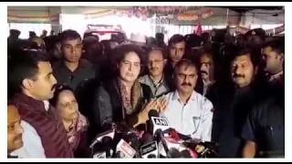 PRIYANKA GANDHI ने कहा : जनता ध्यान भटकाने वाली राजनीति नहीं मुद्दों की राजनीति चाहती है