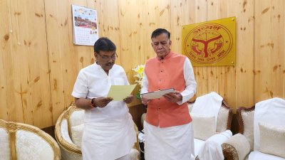 विधान सभा अध्यक्ष ने उन्नाव से विधायक पंकज गुप्ता को शपथ दिलायी