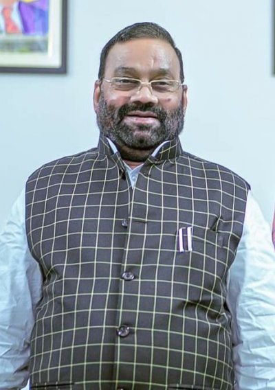 Swami Prasad Maurya का Photo के साथ ट्वीट