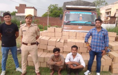 हापुड़: दो अंतर्राज्यीय शराब तस्कर गिरफ्तार, 160 पेटी अवैध शराब व तस्करी में प्रयुक्त कैंटर ट्रक बरामद