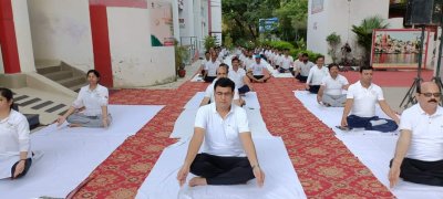 अनुशासित जीवन जीने का विज्ञान है योग: पोस्टमास्टर जनरल कृष्ण कुमार यादव