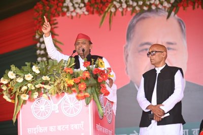 AKHILESH ने JAUNPUR में कहा : इस बार BJP को नदिया के पार फेंक देना, LIVE सुनिए और क्या क्या कहा...