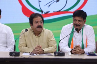 ब्राह्मण चेहरा व बसपा सरकार में कैबिनेट मंत्री रहे नकुल दुबे कांग्रेस में शामिल