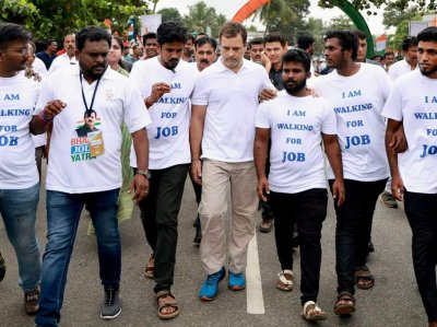RAHUL GANDHI ने कहा: हाथों में डिग्री लिये रोजगार की तलाश में सड़क पर भटक रहा है देश का नौजवान