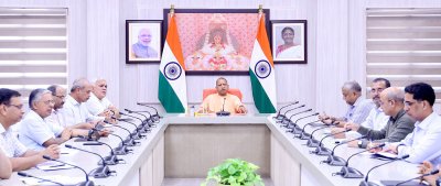 UP को वन ट्रिलियन डाॅलर इकोनाॅमी बनाने के लिए CM YOGI गंभीर, समीक्षा कर दिए निर्देश