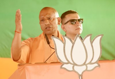 UPCM योगी ने कहा : वोट गलत हाथों में जाता था तो किसानों को आत्महत्या के लिए मजबूर करने वाली सरकारें आती थीं