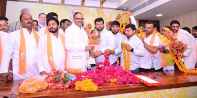 सपा-बसपा के वरिष्ठ नेता भाजपा में शामिल, उपमुख्यमंत्री बृजेश पाठक ने दिलायी सदस्यता