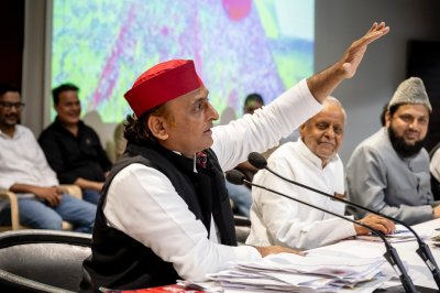 अखिलेश ने कहा : टैरिफ की वजह से UP का निर्यात बुरी तरह प्रभावित