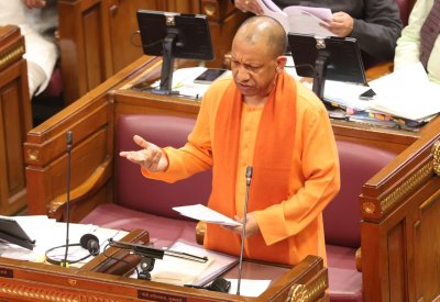 UP VIDHANSABHA में योगी आदित्यनाथ बोले : बांग्लादेश में दलित हिंदू नौजवान की हत्या पर विपक्ष की जुबान सिल जाती है, विपक्ष के लिए दलित समाज केवल वोट बैंक