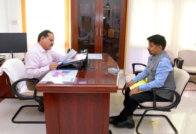 UP : मुख्य निर्वाचन अधिकारी ने 25 पंजीकृत अमान्यता प्राप्त राजनीतिक दलों की सुनवाई की