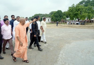 प्रधानमंत्री के कार्यक्रम की सभी तैयारियां समय से पूर्ण करें : योगी आदित्यनाथ
