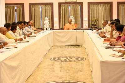 UPCM योगी आदित्यनाथ ने कहा : किसी भी विद्यार्थी की आर्थिक स्थिति पढ़ाई में बाधा न बने