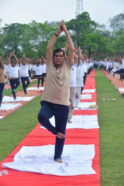 ऊर्जा मंत्री ए.के. शर्मा जौनपुर में बोले : योग भारतीय संस्कृति की अनमोल धरोहर