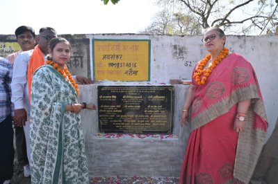 LUCKNOW NAGAR NIGAM :: मुख्यमंत्री नगर सृजन योजना के तहत आठ स्थानों पर सड़कों और नालियों के निर्माण कार्य का शुभारंभ