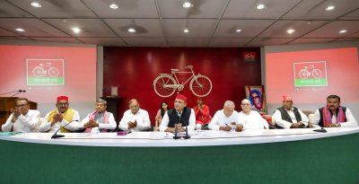 AKHILESH YADAV का भाजपा सरकार और CM योगी पर हमला, बोले : मुख्यमंत्री बडे़ तीस मार खां हैं