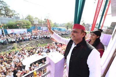 Akhilesh Yadav ने कहा : समाज में अस्सी और बीस की बात करने वाले योगी नहीं हो सकते