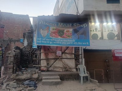 नवरात्रि के दौरान मंदिर के पास खुली मीट की दुकान, महापौर ने लिया संज्ञान, दुकान सील