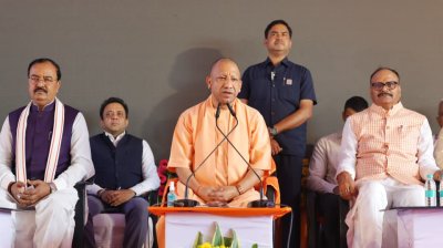 PM मोदी के 75वें जन्मदिन पर CM योगी ने लखनऊ से किया सेवा पखवाड़ा 2025 का शुभारंभ, बोले : पीएम मोदी के नेतृत्व में नया भारत बना दुनिया के लिए प्रेरणा