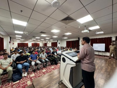 AKTU : पाठ्यक्रम की पढ़ाई के साथ अपनी स्किल भी बढ़ाइये - कुलपति