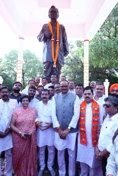 पंडित दीनदयाल उपाध्याय का संपूर्ण जीवन अनुकरणीय : ब्रजेश पाठक