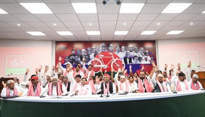 सपा विधायक दल की बैठक ने अपने को सदन में किया परिवर्तित, बहुमत से पारित किया ‘अति निंदा प्रस्ताव‘