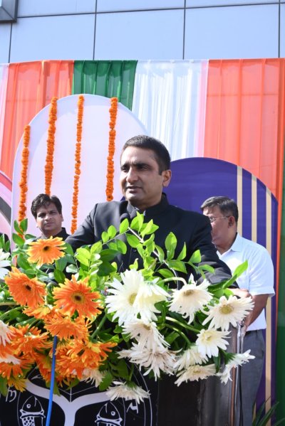 स्वतंत्रता दिवस पर सूचना निदेशक ने विभाग में किया ध्वजारोहण, बोले : देश के निर्माण में युवाओं की भूमिका सर्वोपरि है