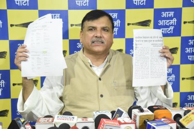 स्कूलों की बदहाली पर योगी सरकार को संजय सिंह ने घेरा, बोले- ‘स्कूल ठीक करो अभियान’ के दबाव में हुई ₹604 करोड़ की घोषणा