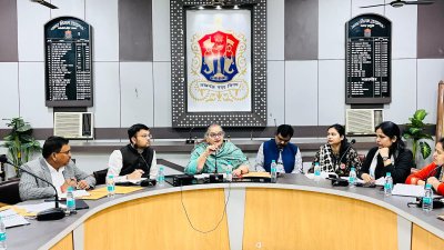 नगर निगम मुख्यालय में अभियंत्रण विभाग की उच्चस्तरीय समीक्षा बैठक संपन्न : सड़क निर्माण कार्यों को गुणवत्तापूर्ण और पूर्ण स्वरूप में कराने के सख्त निर्देश