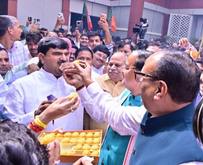 पश्चिम बंगाल, असम एवं पुडुचेरी में मिली विजय तो UP की भाजपा ने मनाया जोरदार उत्सव