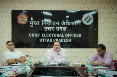 यूपी में 1200 मतदाताओं पर बनेगा बूथ, सोसाइटी और बहुमंजिली इमारतों में भी खुलेंगे मतदान केंद्र