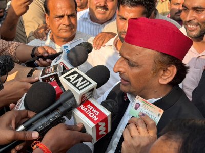 अखिलेश का आरोप: वोट चोरी के लिए भाजपा खोले विश्वविद्यालय, कार्यकर्ताओं को कराए तीन साल का कोर्स