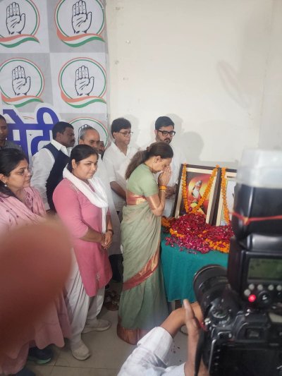 कांग्रेस मुख्यालय में वाल्मीकि और गणेश शंकर विद्यार्थी को नमन, आराधना मिश्रा ‘मोना’ बोलीं- सामाजिक समरसता और निर्भीक पत्रकारिता आज भी प्रासंगिक