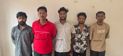 यूपी STF की बड़ी कार्रवाई, असलहों के साथ पांच तस्कर गिरफ्तार