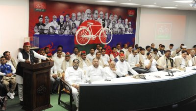 अखिलेश का भाजपा पर बड़ा हमला: वोट चोरी से लेकर भ्रष्टाचार तक घेरा, बोले- 2027 में भाजपा का होगा सफाया
